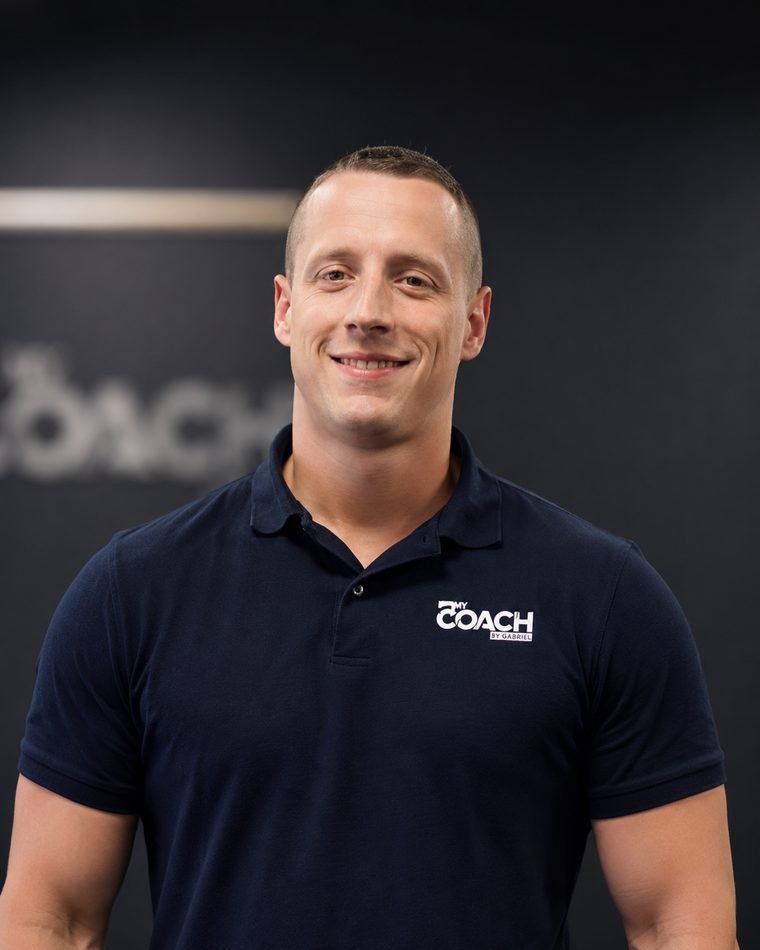 Barnabé, coach au studio de Caen.