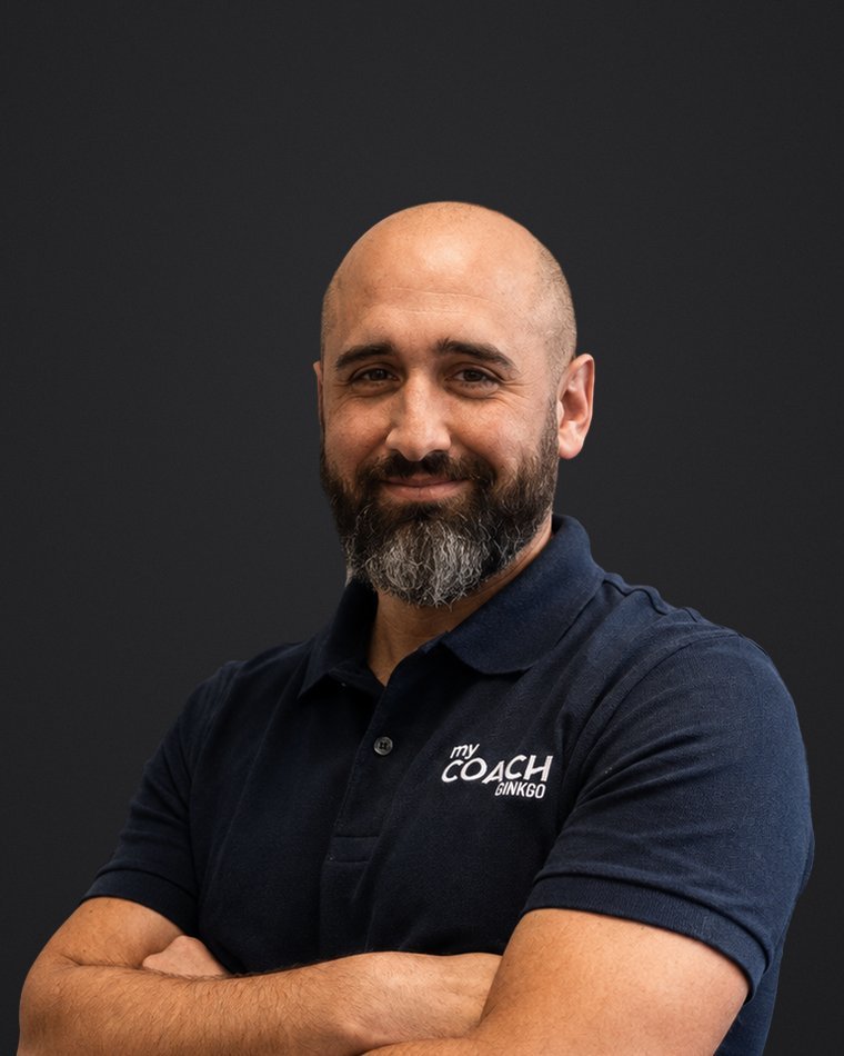 Luca, coach au studio de Levallois-Perret.