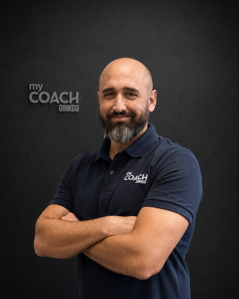 Luca, coach au studio de Levallois-Perret.