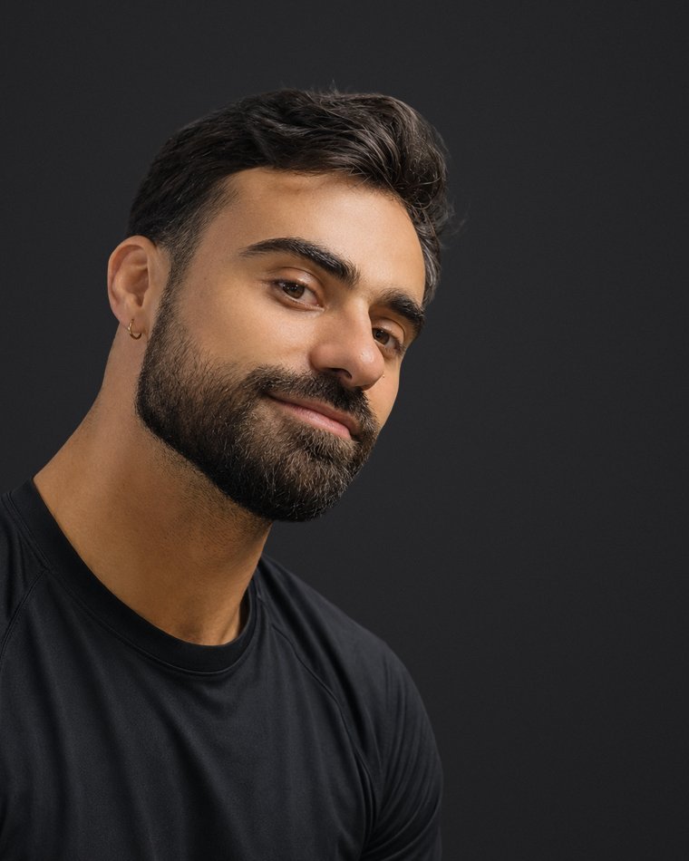 Raphaël, coach au studio de Boulogne-Billancourt.